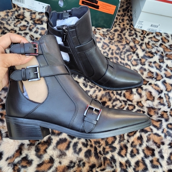 Michael Kors Radley Black Leather Pointed Toe Boots Sz 6.5 - Picture 2 of 16